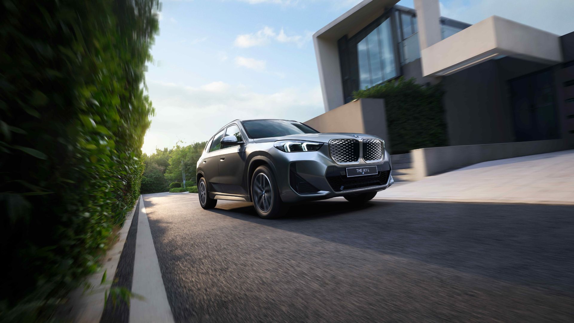 BMW Launches X1 LWB Electric SUV in India, Range of 571 Km