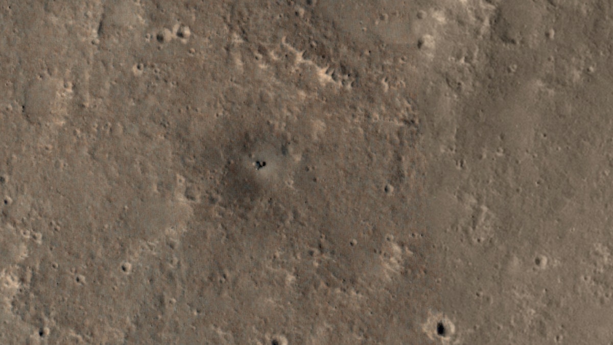 NASA Mars Orbiter Spots Retired InSight Lander to Study Dust Movement