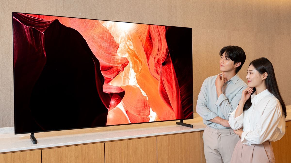 Samsung introduces the world’s first 4000 nits QD OLED TV display